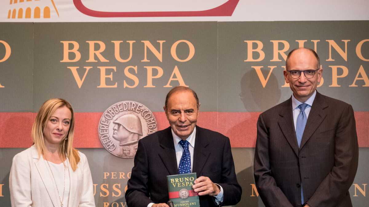 Immagine di Meloni-Letta, nasce il "melonlettismo". Patto su legge elettorale: "Non modifichiamola"