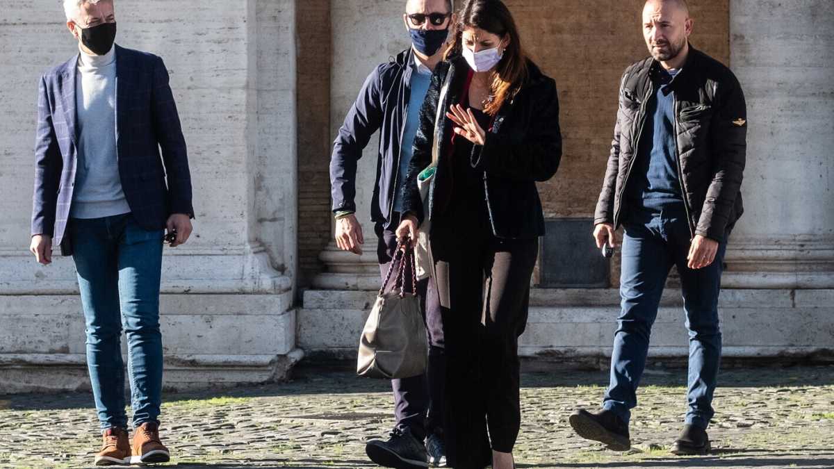 Immagine di Lo strano silenzio di Virginia Raggi