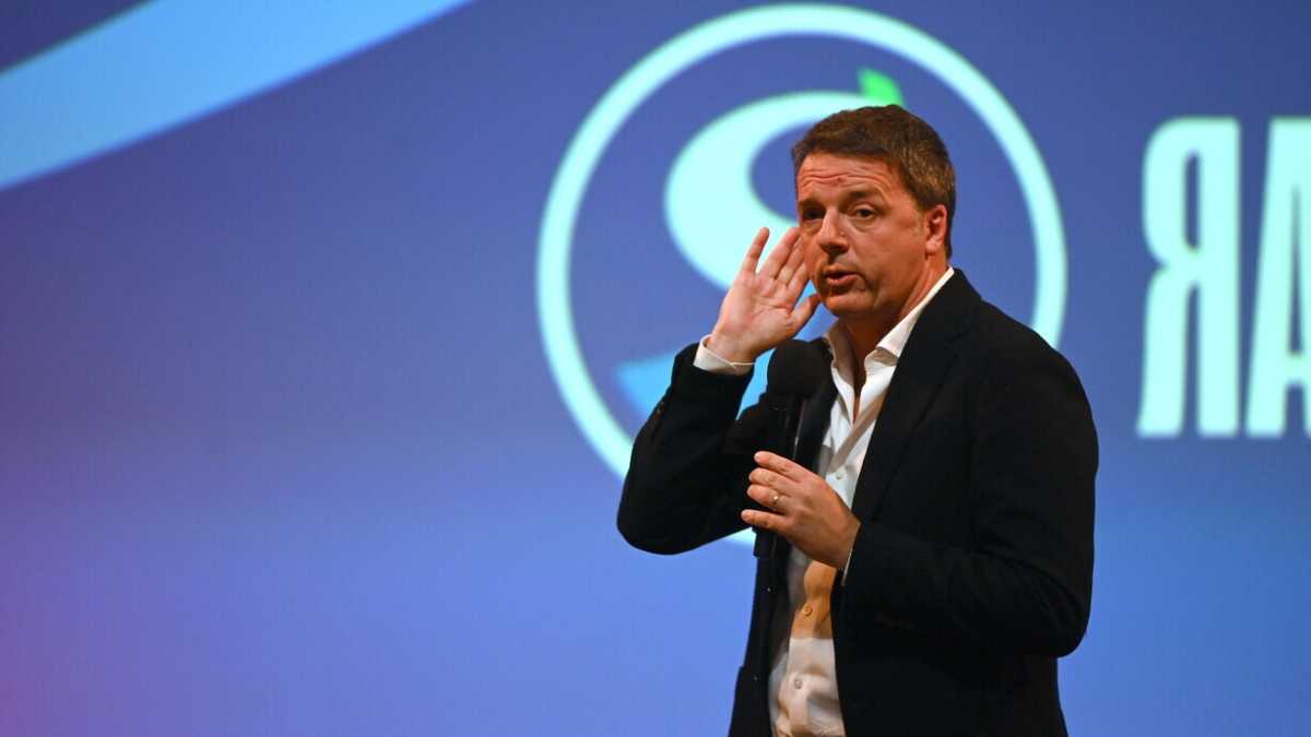 Immagine di Renzi apre la Leopolda: "Date Rai Gulp a Conte". E lancia la radio a una settimana dalla corsa per il Colle