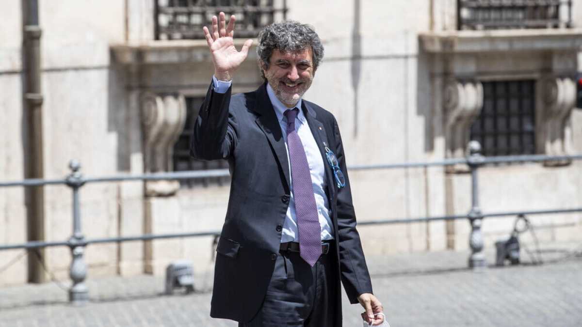 Immagine di Restrizioni ai soli non vaccinati? Il governatore dell'Abruzzo dice no