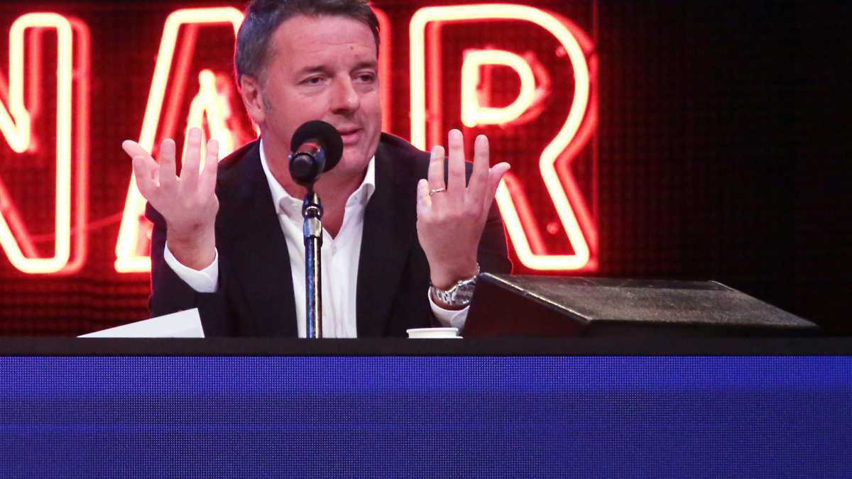 Immagine di Inchiesta Open, Renzi scatenato: "È uno sputtanamento mediatico". E attacca il Pd: "Vigliacchi"