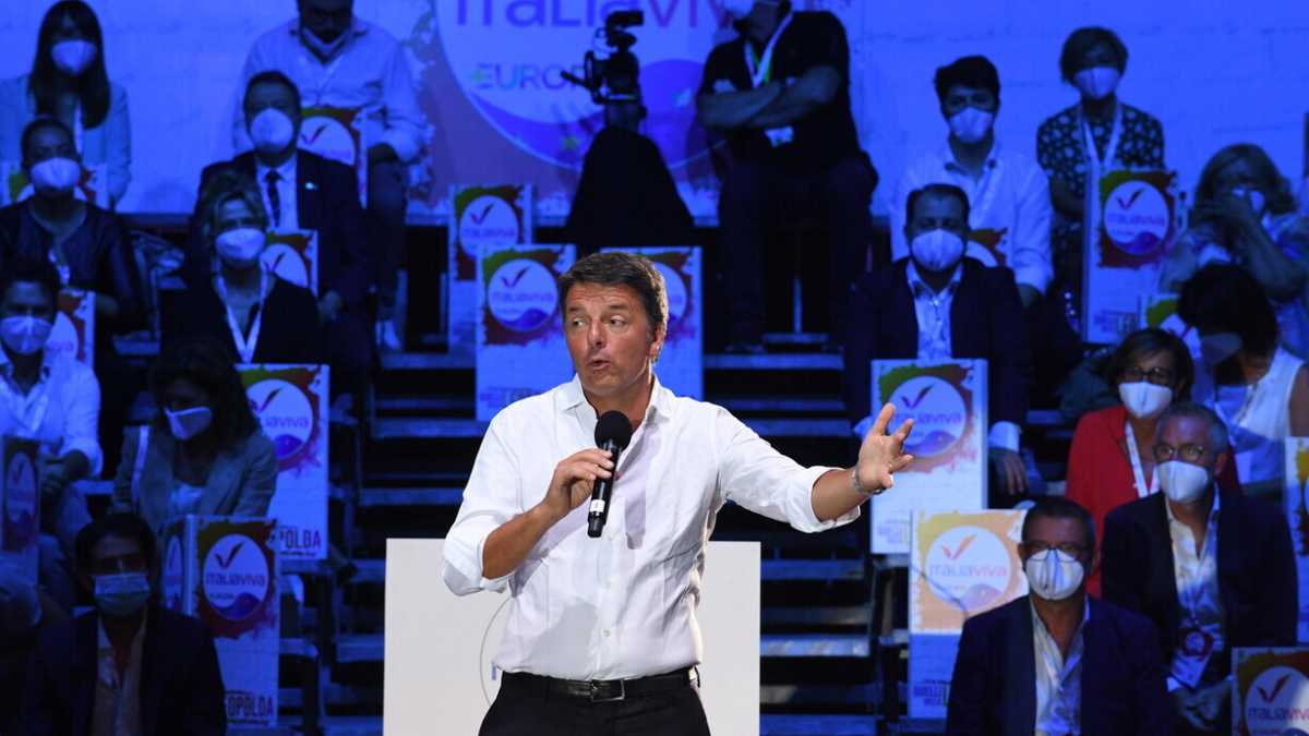 Immagine di Renzi nella riserva Leopolda. Incognita sul suo futuro in politica: rottamerà Italia viva?