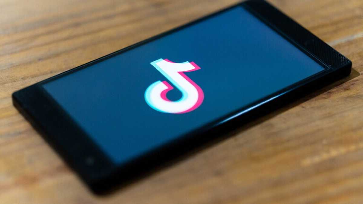 Immagine di YouTube e TikTok si copiano e si rincorrono (il secondo va più forte)