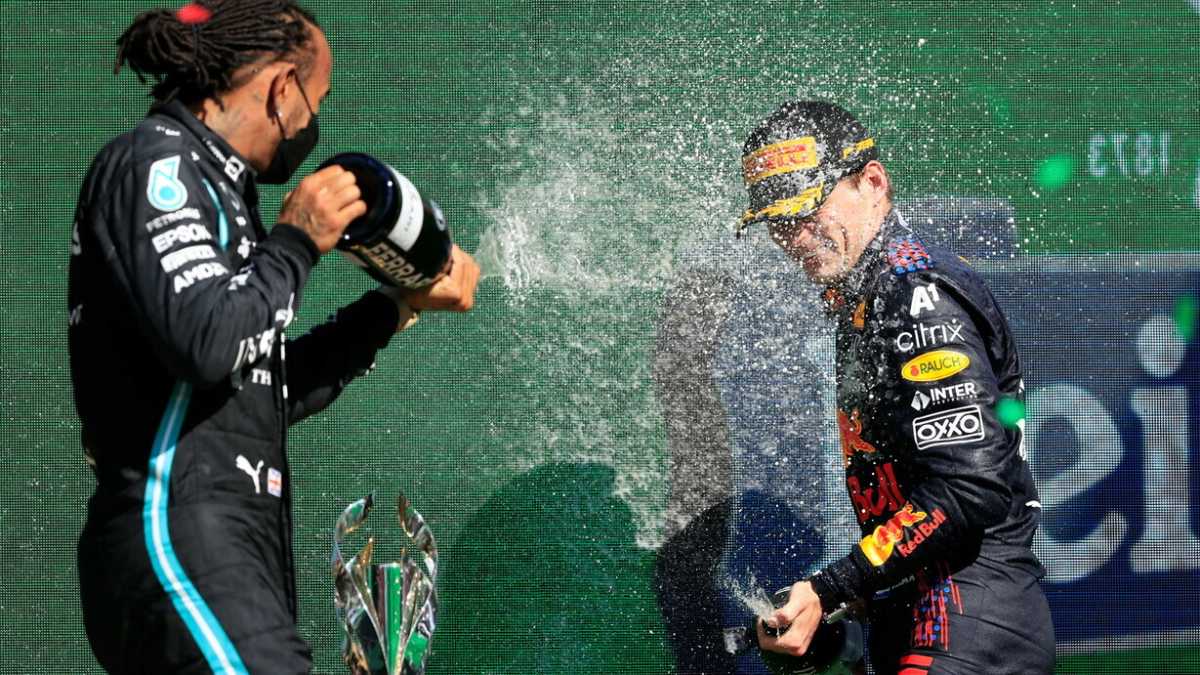 Immagine di Mercedes contro Red Bull, è Formula veleno