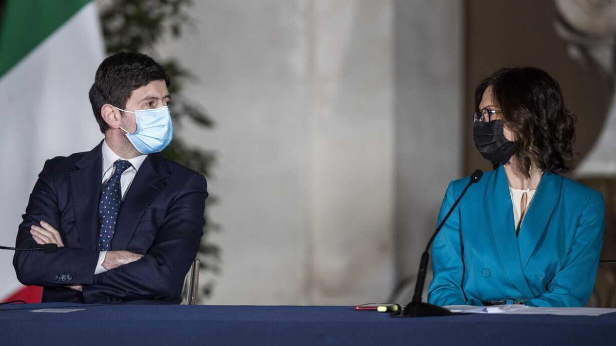 Immagine di Come funzionerà il super green pass. Dopo il pressing delle regioni il governo prepara il piano