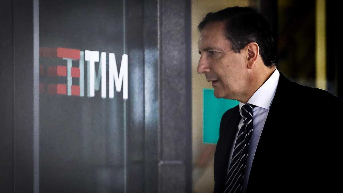Immagine di I barbari sono alle porte in Tim?