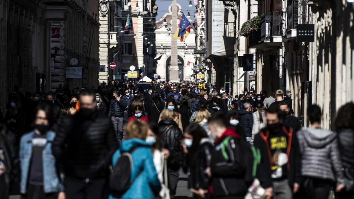 Immagine di Governo-regioni: si "riflette sul super green pass". Terza dose dopo 5 mesi