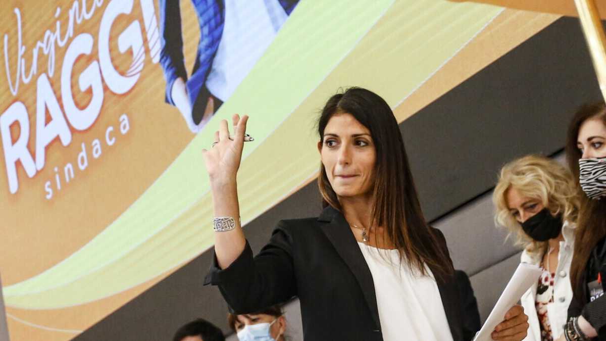Immagine di M5S, Raggi scommette sul fallimento di Conte. Spinta da Grillo e Di Maio