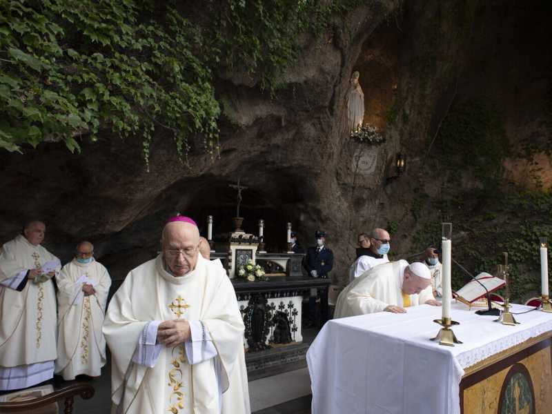 <span style="color: rgb(46, 45, 45); font-size: 12px;">EPA/VATICAN MEDIA HANDOUT</span> 