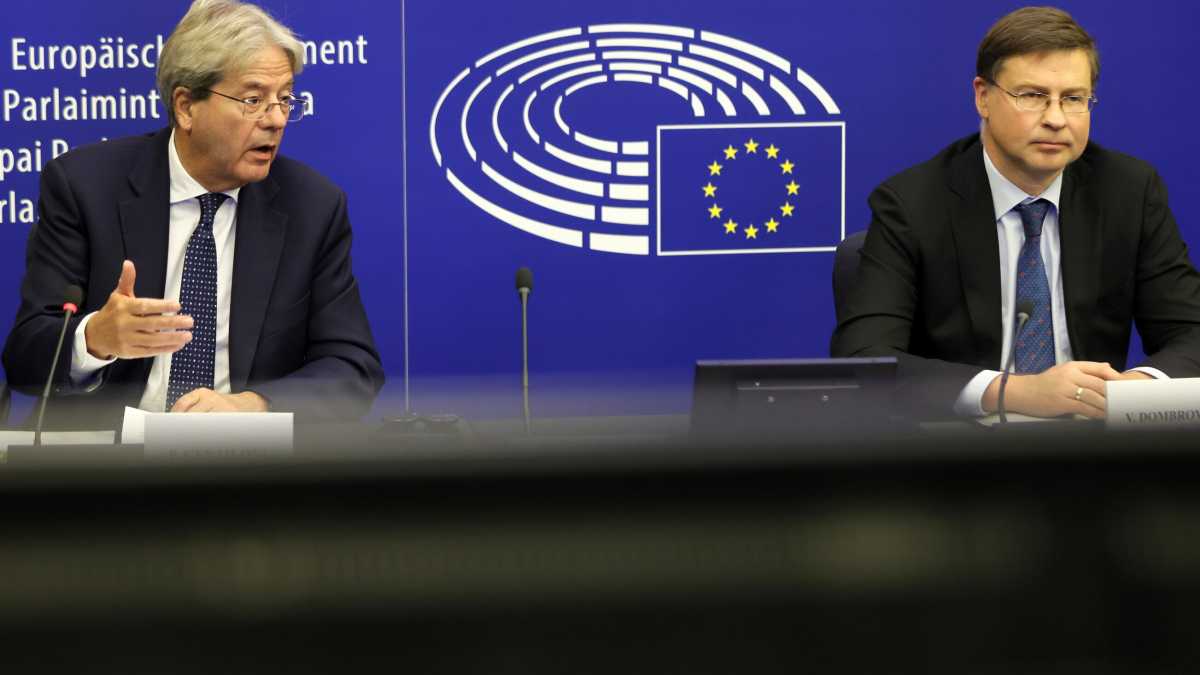 Immagine di La Commissione Ue promuove la Manovra dell'Italia. Ma attenti alla spesa pubblica
