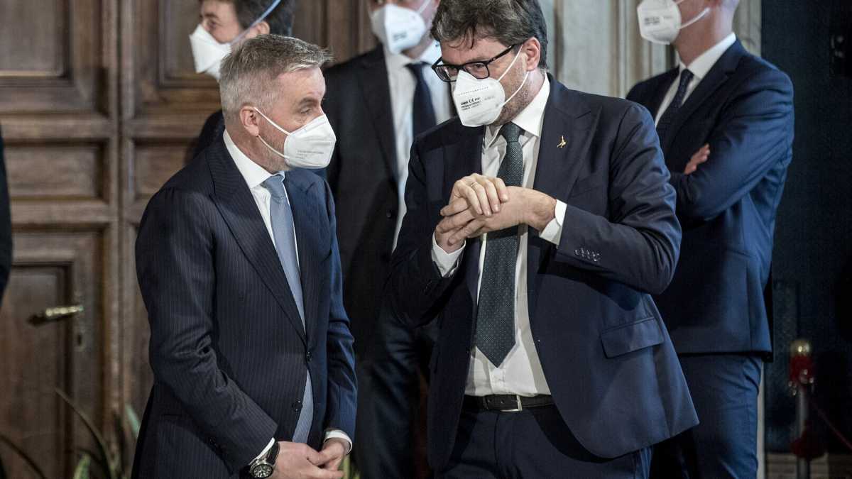 Immagine di Leonardo e Fincantieri accendono una guerriglia di governo
