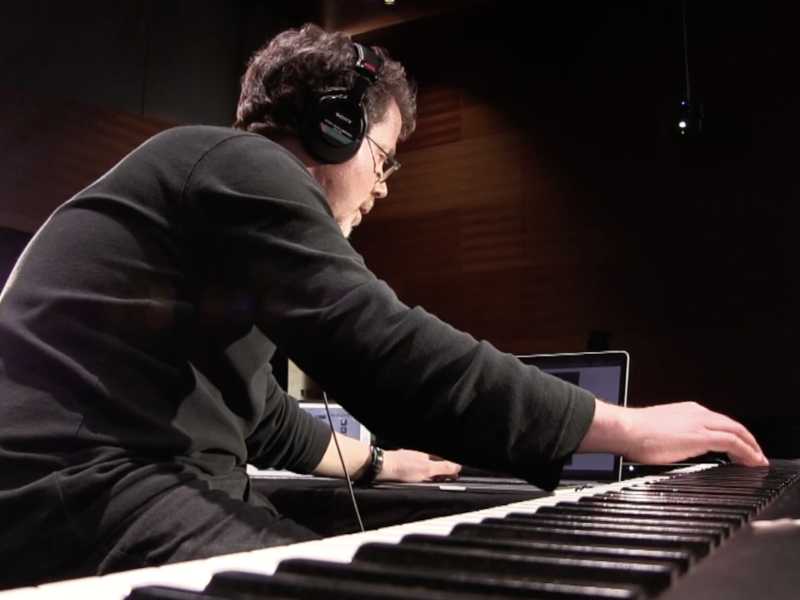 Dmitri Tymoczko in concerto (screenshot da Vimeo)&nbsp;