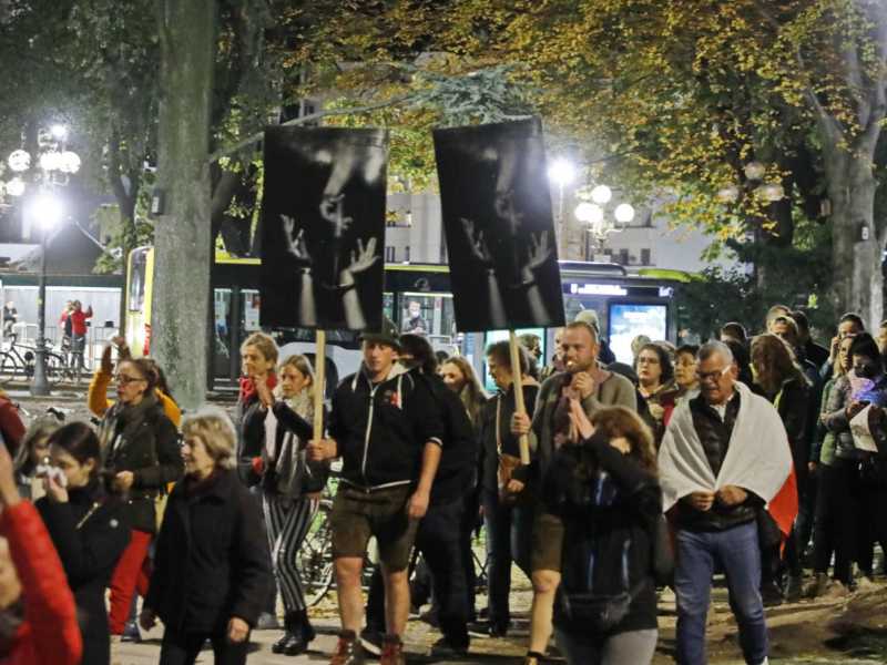 Una manifestazione "no green pass" a Bolzano (foto Ansa) <br />