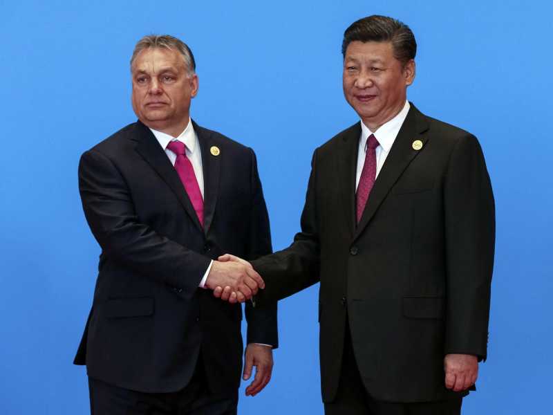 L’opposizione ungherese ha trovato un punto su cui colpire Orbán: la Cina