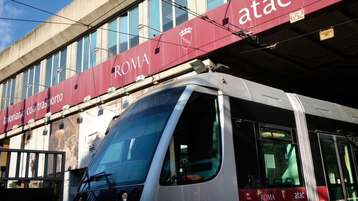 Immagine di Gualtieri perde l’autobus, guai seri all’Atac