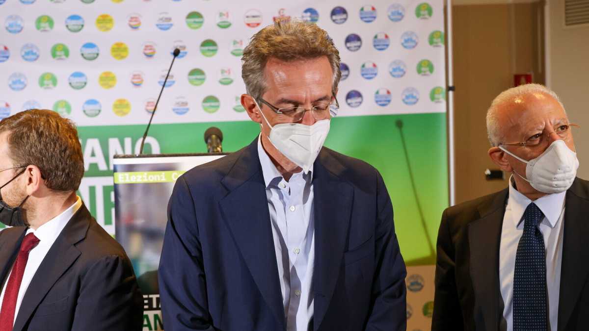 Immagine di Napoli batte cassa. Draghi non ci sta. Il piano del governo per le città in dissesto