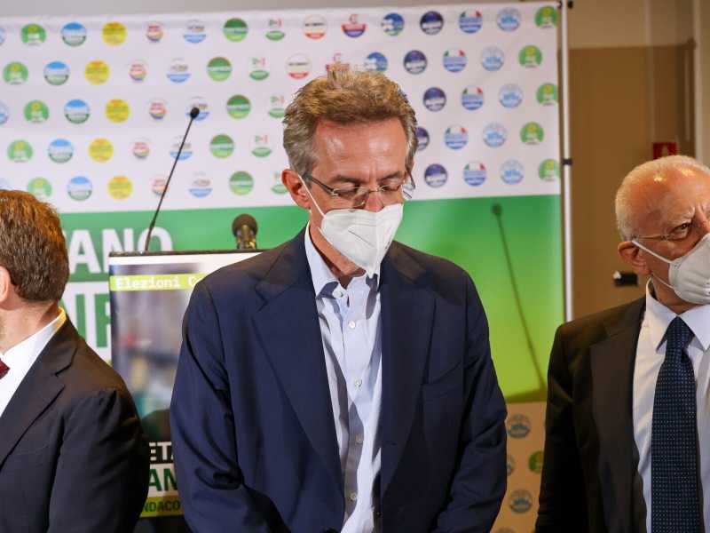 Napoli batte cassa. Draghi non ci sta. Il piano del governo per le città in dissesto