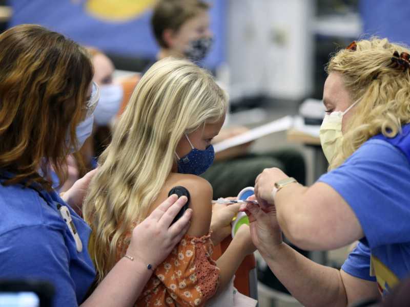 L'Ema dà il via libera ai vaccini per i bambini. Presto l'ok anche in Italia
