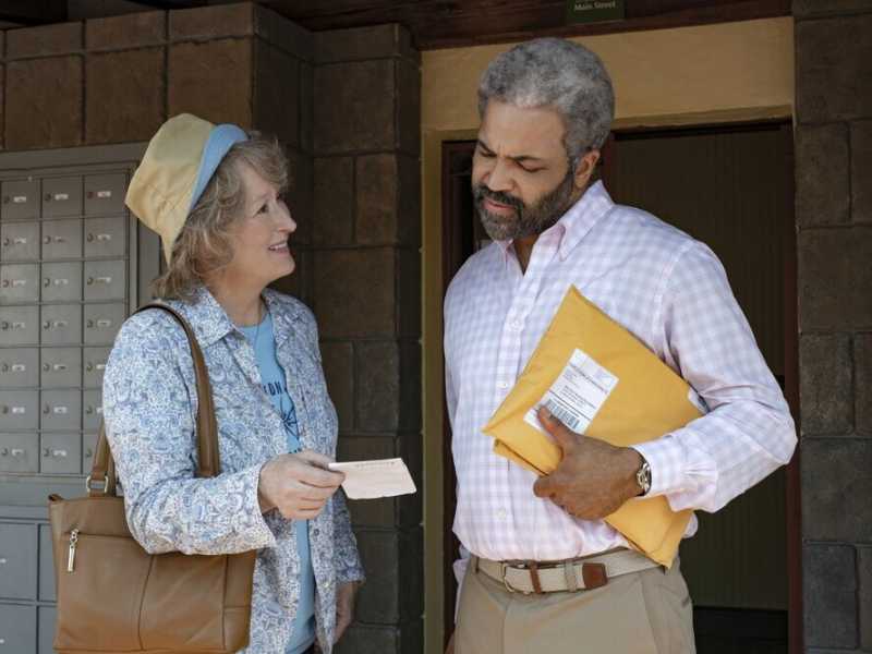 Meryl Streep e Jeffrey Wright in una scena di "The Laundromat", un film Netflix basato sui cosiddetti Panama Papers <br />
