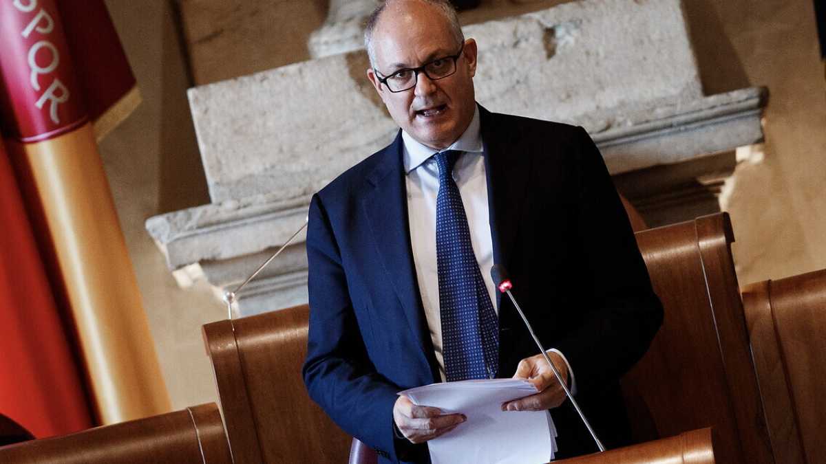 Immagine di Gualtieri dà ai municipi la gestione del verde urbano. Come decentrare per non governare