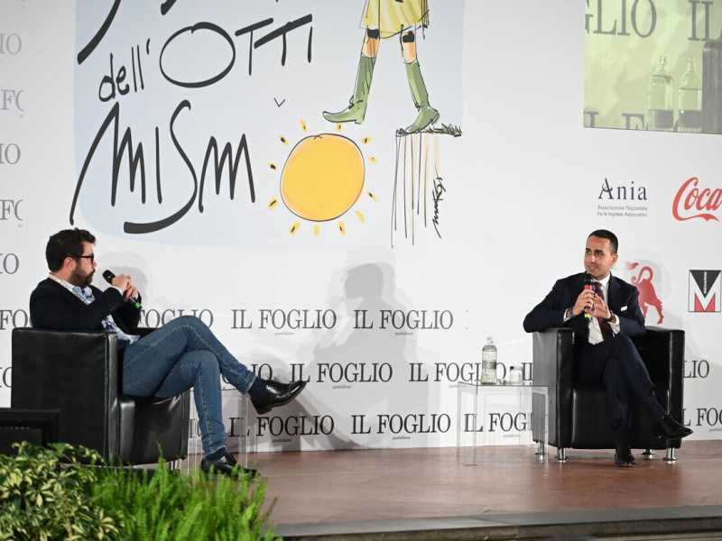 Luigi Di Maio, intervistato da Simone Canettieri, alla festa dell'Ottimismo di Firenze (Ansa)