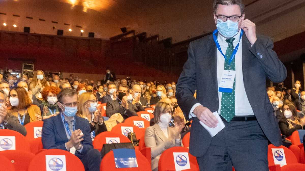 Immagine di Il partito degli "allegri musoni". Giorgetti-Galli della Loggia: "Servono i padroni"