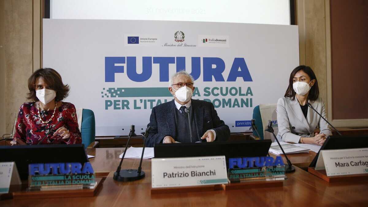 Immagine di Nasce il "buon fratello" del Pnrr. Un portale per verificare l'efficienza degli enti. Fannulloni, attenti!