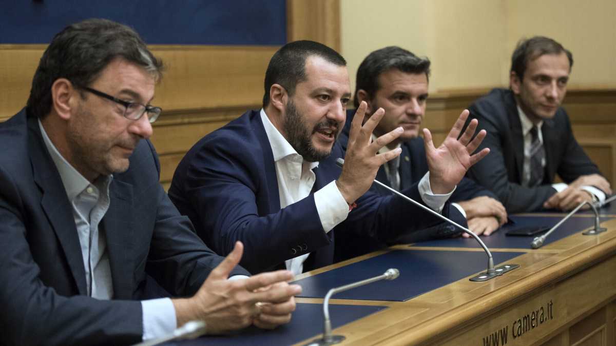 Immagine di Salvini, Fedriga e Giorgetti. Il tridente che spinge la Lega lontana dall'estremismo