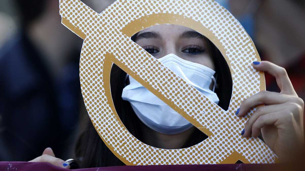 Immagine di C’è la rabbia cupa dei No vax e poi c’è la gioiosa vitalità delle proteste studentesche