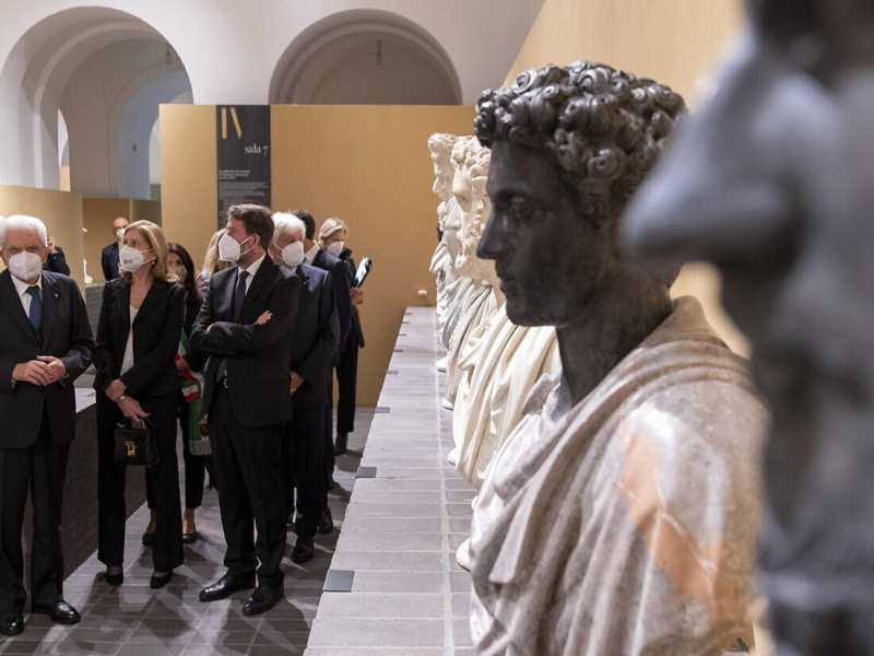 Il presidente Mattarella all'inaugurazione della mostra dei Marmi Torlonia (Ansa)