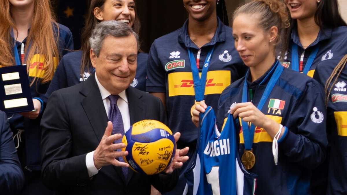 Immagine di Draghi al Colle, scelta razionale. Appello per lo sport in Costituzione