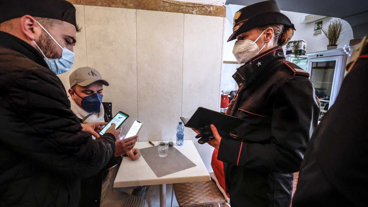 Immagine di Super green pass, come funzioneranno i controlli dal 6 dicembre