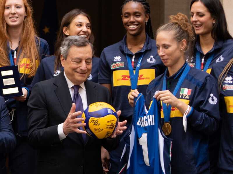Draghi al Colle, scelta razionale. Appello per lo sport in Costituzione