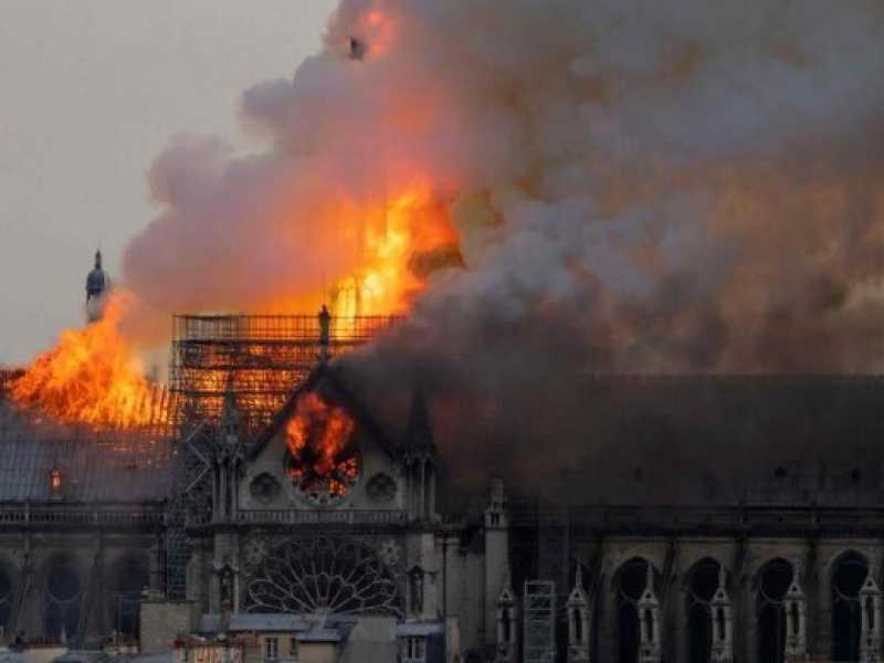 Lo scontro sul rifacimento di Notre-Dame: e se diventasse uno showroom?