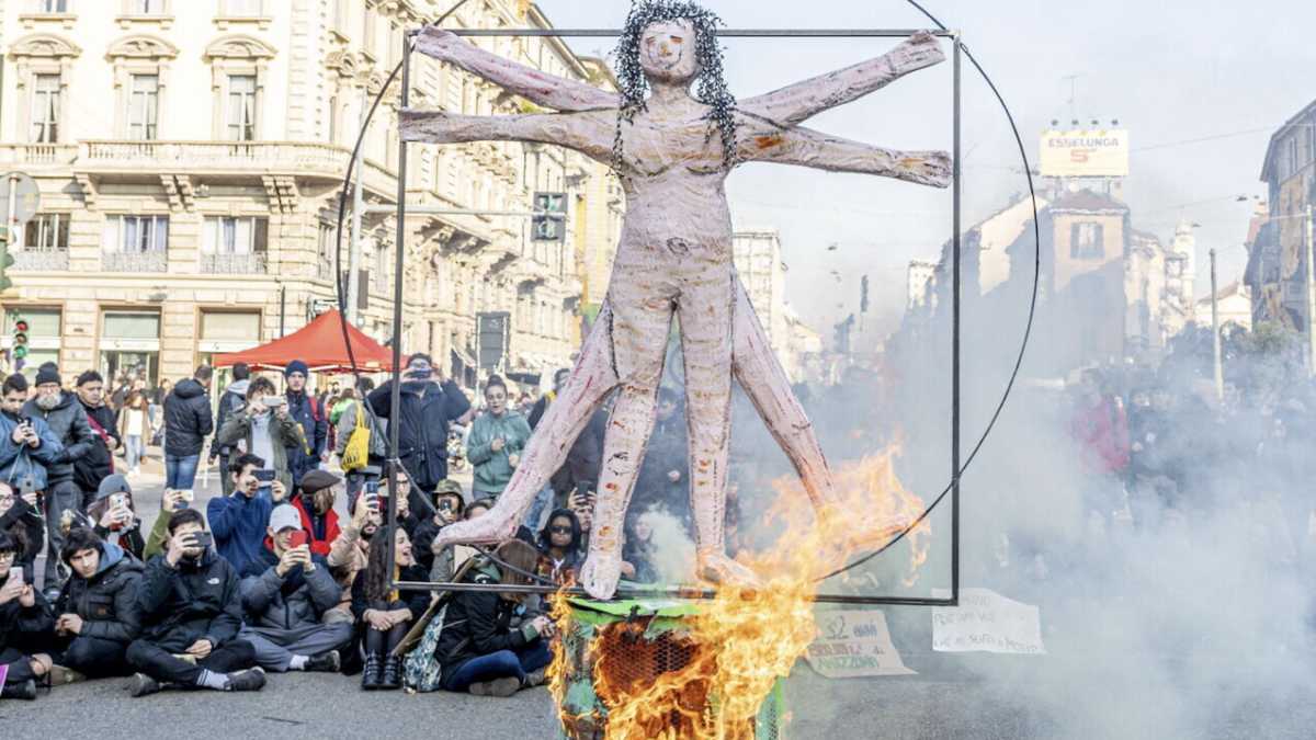 Immagine di Il dio verde è annunciato dalla borghesia esterofila
