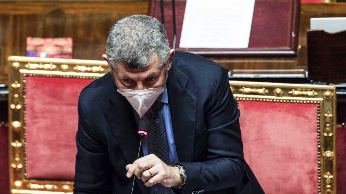 Immagine di Il successo del super green pass? "È nell'altissimo numero di vaccini fatti", dice Scalfarotto