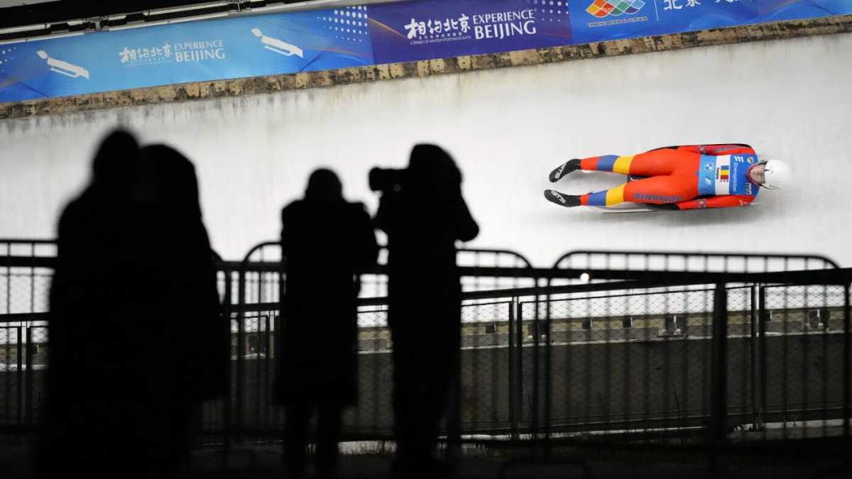 Immagine di Dove finisce lo sport e inizia la politica? Le Olimpiadi e la rincorsa della realtà