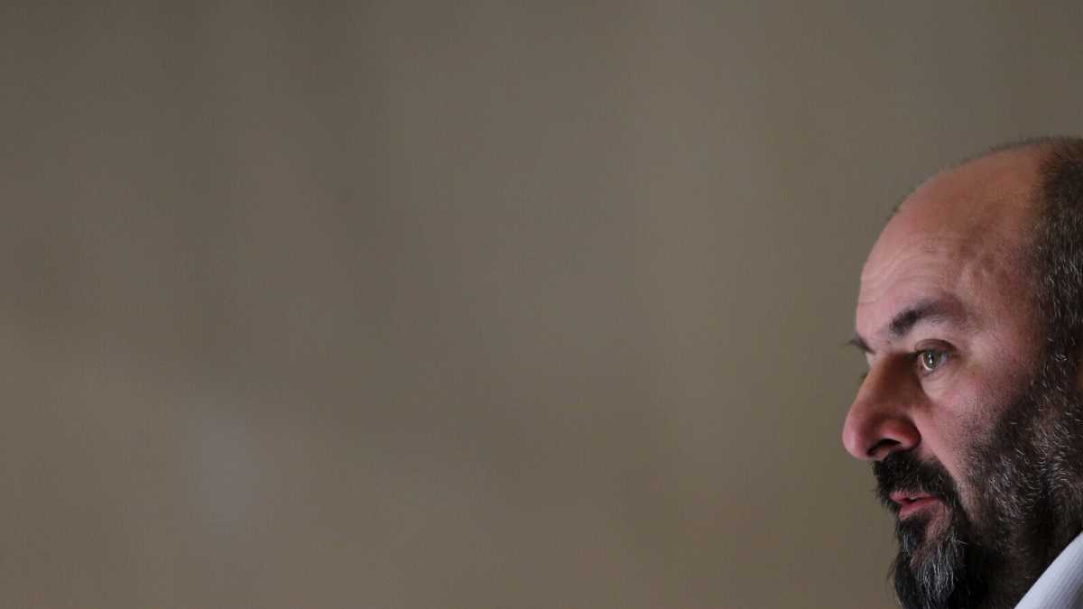 Immagine di La mia folla ignara, oppressa in vestiti di carne e cenere