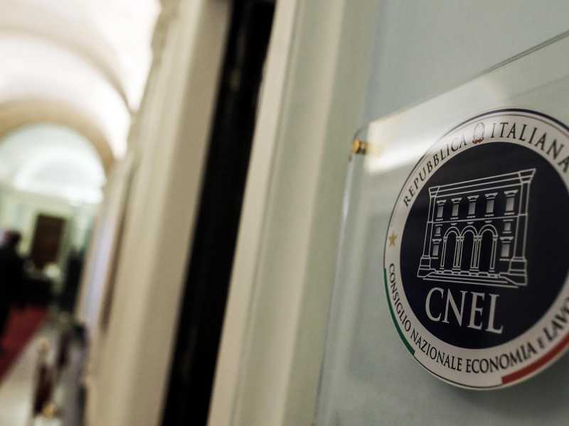 Serve un archivio unico dei contratti collettivi nazionali per evitare il social dumping