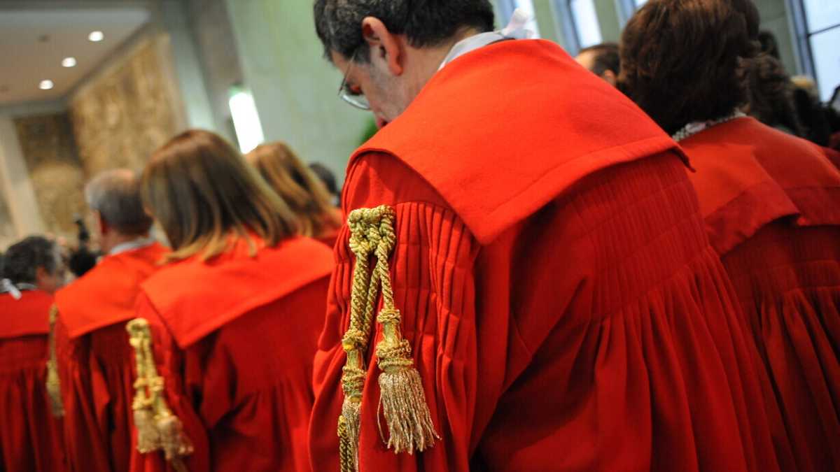 Immagine di Ora i magistrati per incentivare le iscrizioni alle correnti promettono sconti sui treni
