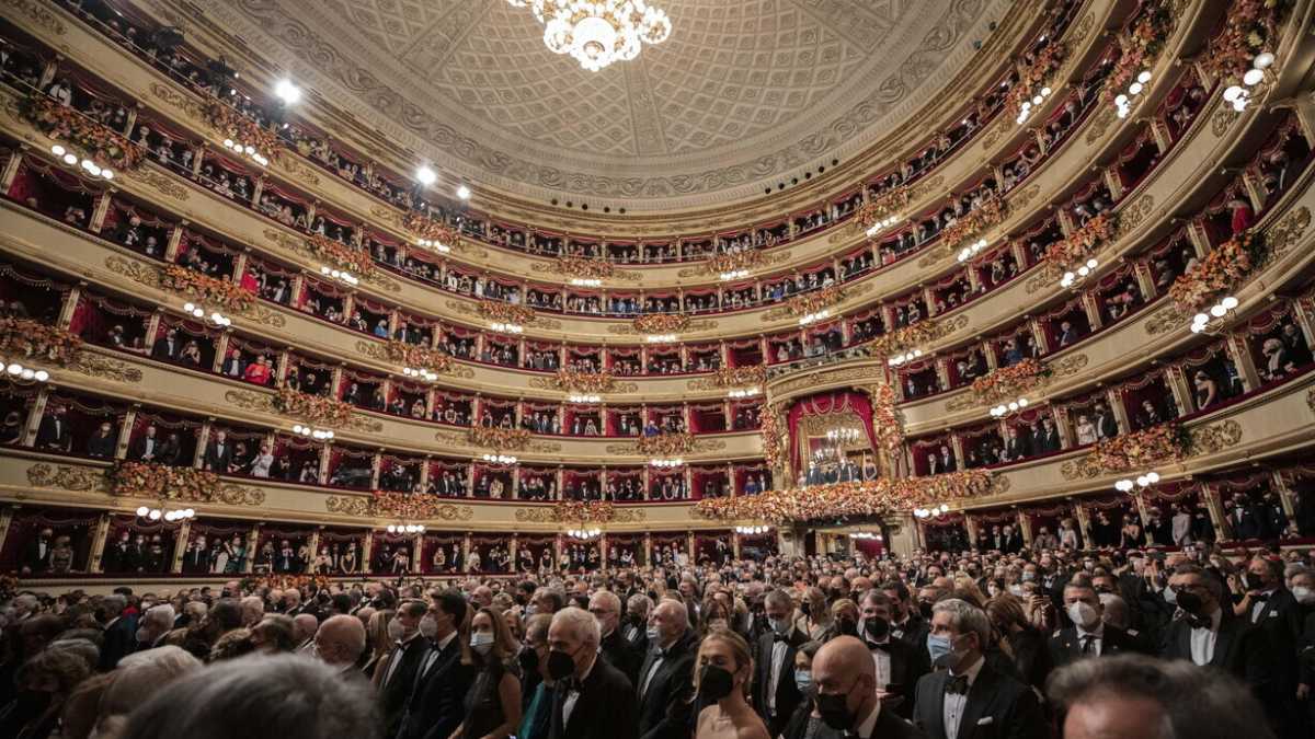 Immagine di Cattelan, Vezzoli e Tosatti alla Prima della Scala: e se in futuro curassero gli allestimenti?