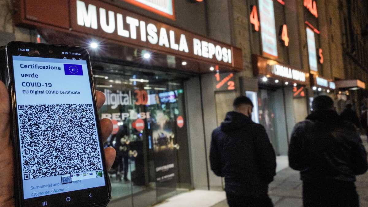 Immagine di I cinema sono ancora mezzi vuoti e non è solo colpa del virus. Numeri di una crisi annunciata