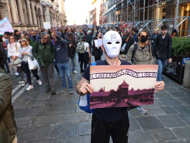 Chi c'era nel teatrino No vax e No pass al Senato