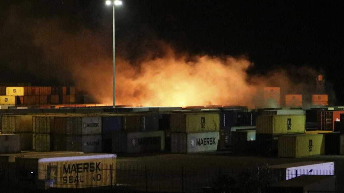Immagine di I raid aerei israeliani bombardano i moli di Latakia in Siria, non era mai successo