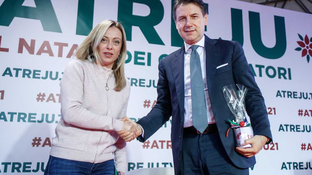 Immagine di Conte ad Atreju riconosce in Meloni il leader degli avversari di centrodestra