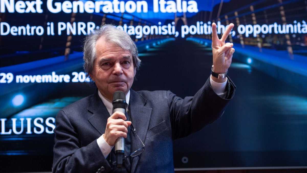 Immagine di Ecco il primo governo Brunetta. Prima riforma, tassare il celibato