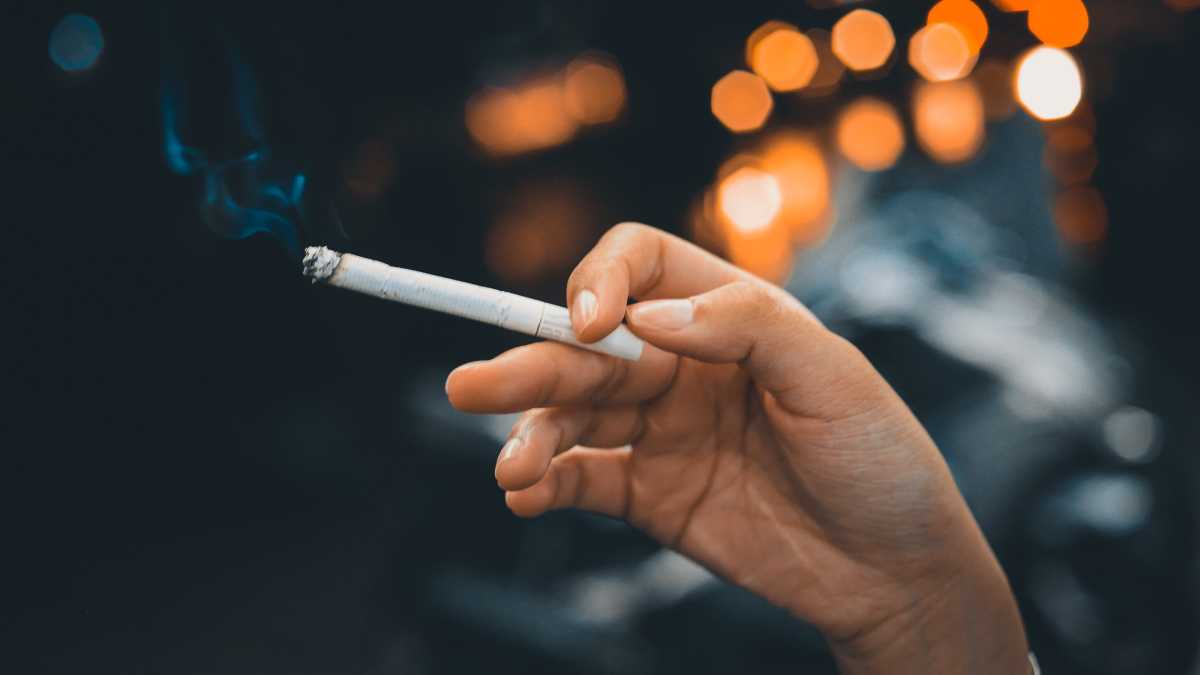 Immagine di L’ultima sigaretta: qualche nota a margine sul divieto di fumo in “Noia Zelanda”