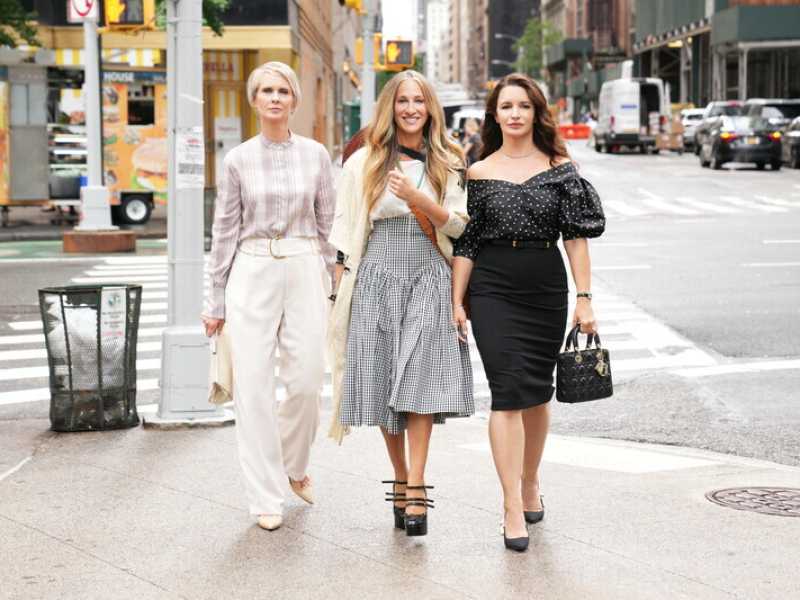 Arriva il corso accelerato di wokeness per i nostalgici di “Sex and the City”