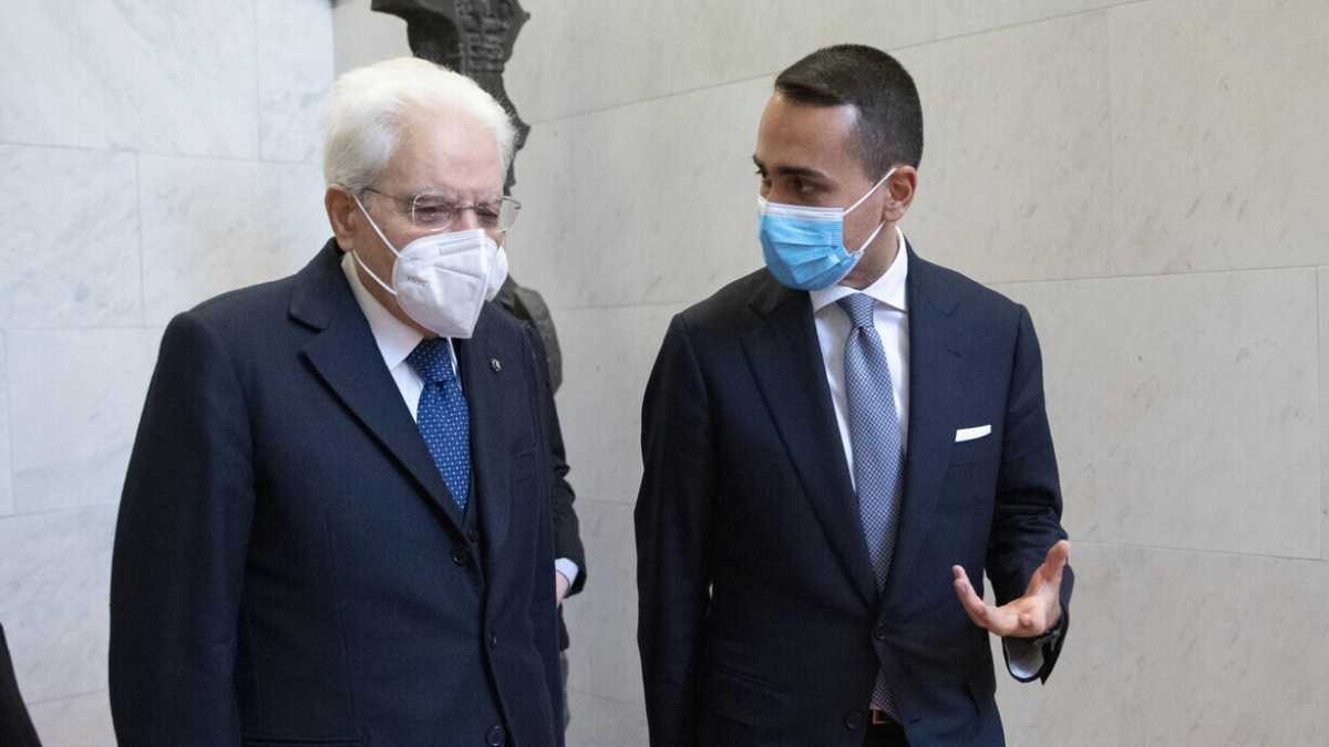 Immagine di Di Maio e i nuovi ambasciatori con il Cencelli. A Parigi la consigliera diplomatica del Colle