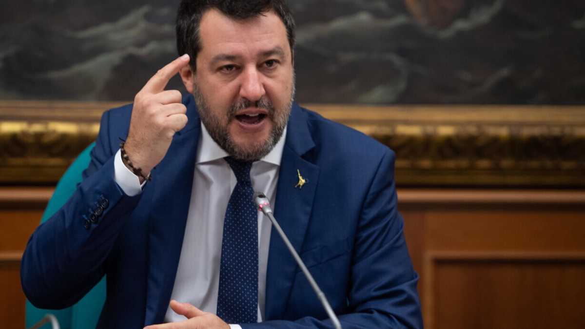 Immagine di "Ciao, sono Matteo: che fai per il Colle?". Così Salvini prova a fare il mazziere